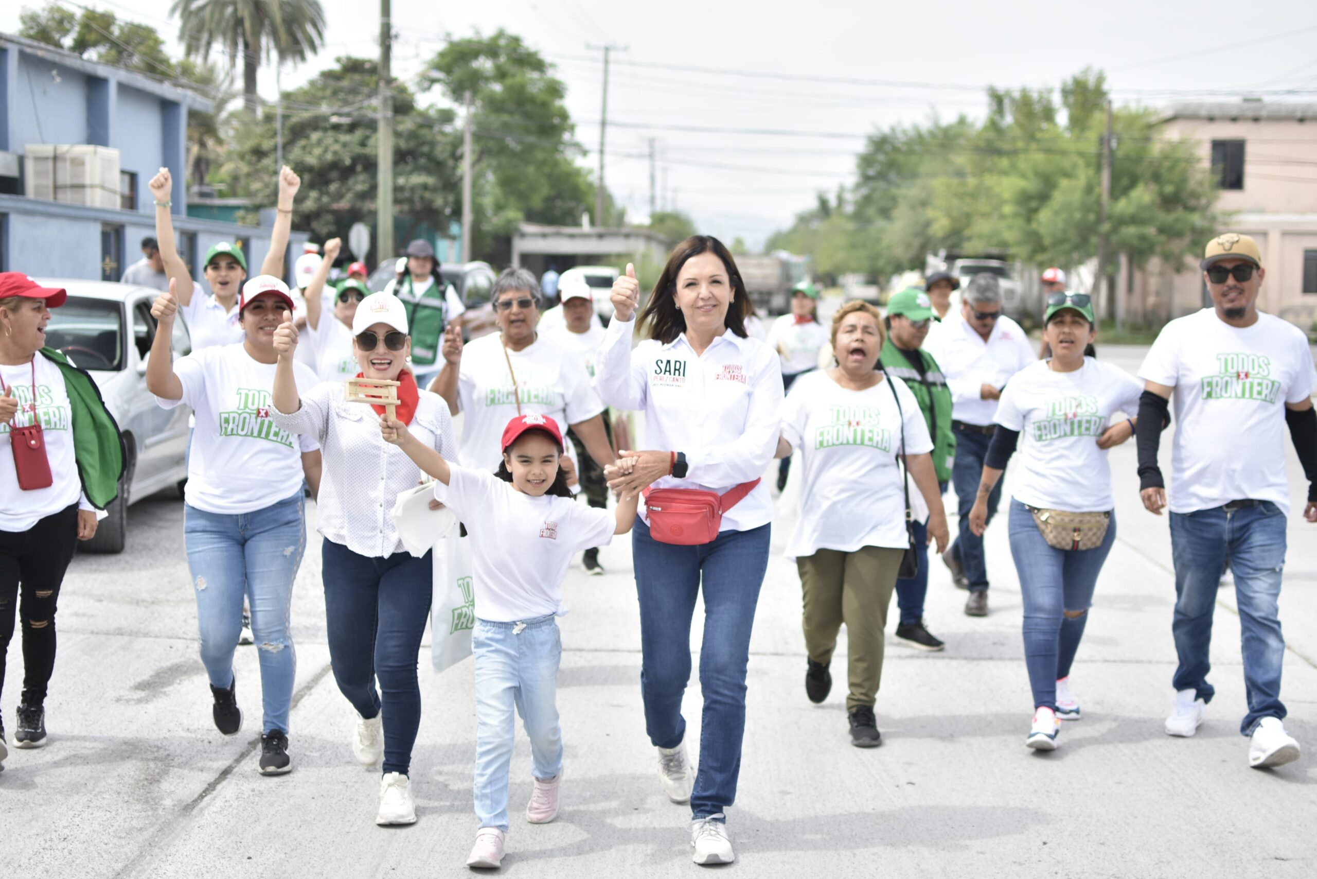 Los niños forman parte primordial de la sociedad, dijo la candidata a la alcaldía de Frontera por la Alianza Ciudadana por la Seguridad Sari Pérez Cantú. Expuso que dentro de sus ejes está la educación para todos los infantes, además de proyectos donde ellos sean los beneficiados.