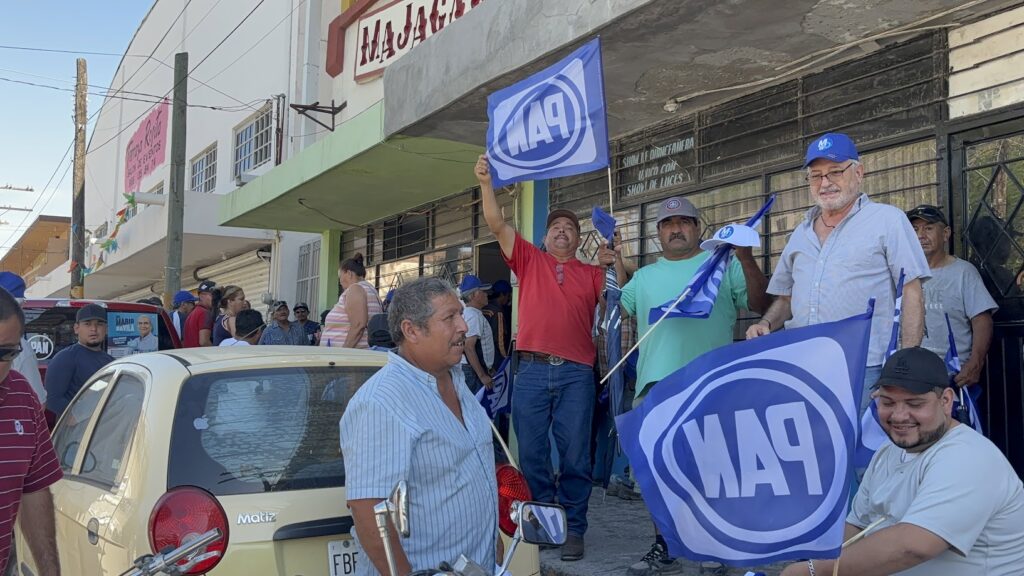 Apoya sindicato de burócratas al Doc. Los Burócratas municipales recibieron al candidato del PAN y le externaron su total apoyo.