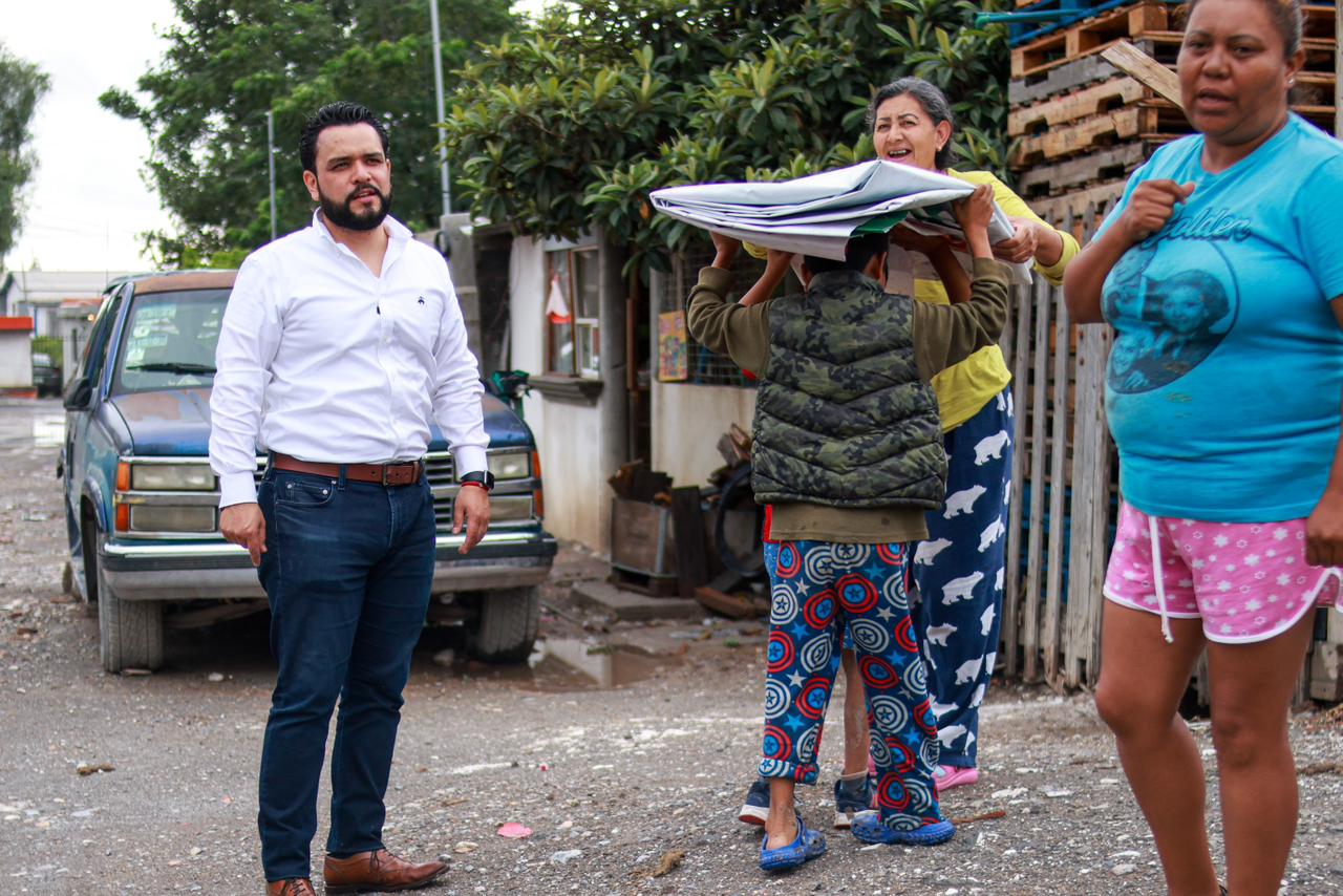 Con el objetivo de mermar los daños que la tormenta Alberto ocasionó, el Diputado Local Alberto Hurtado visitó la colonia Las Esperanzas.