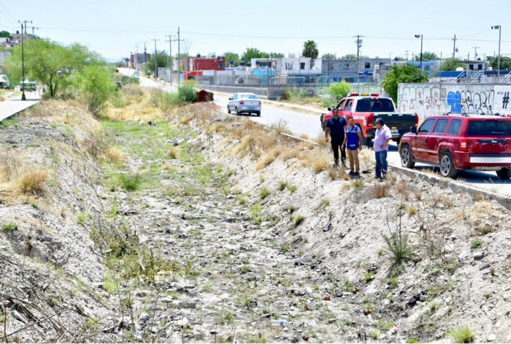 "En Monclova siempre se toman medidas necesarias", afirmó Villarreal, destacando la limpieza de maleza, basura y objetos viejos como parte de las acciones para proteger a los ciudadanos.