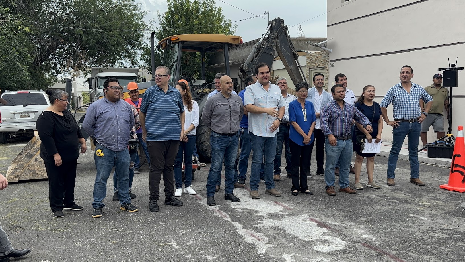 El Ayuntamiento de Monclova llevó una obra de drenaje a El Pueblo, una colonia antigua, pero en la Privada Jerez no había este servicio.