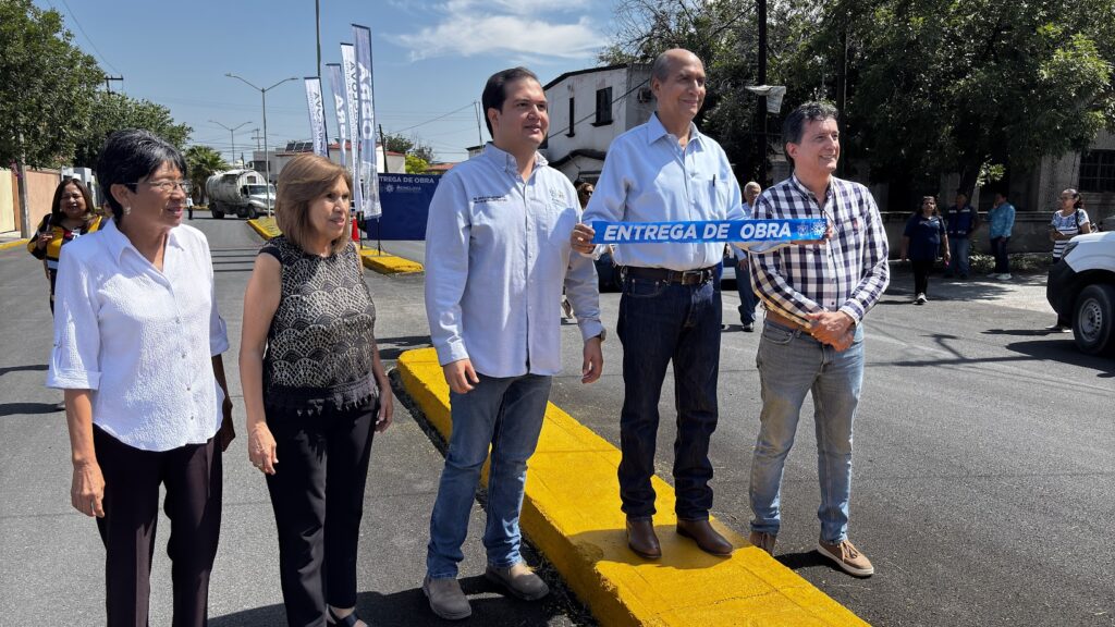 El Ayuntamiento de Monclova culminó otra de infraestrructura. Entregó una avenida pavimentada en la colonia Brisas del Valle.