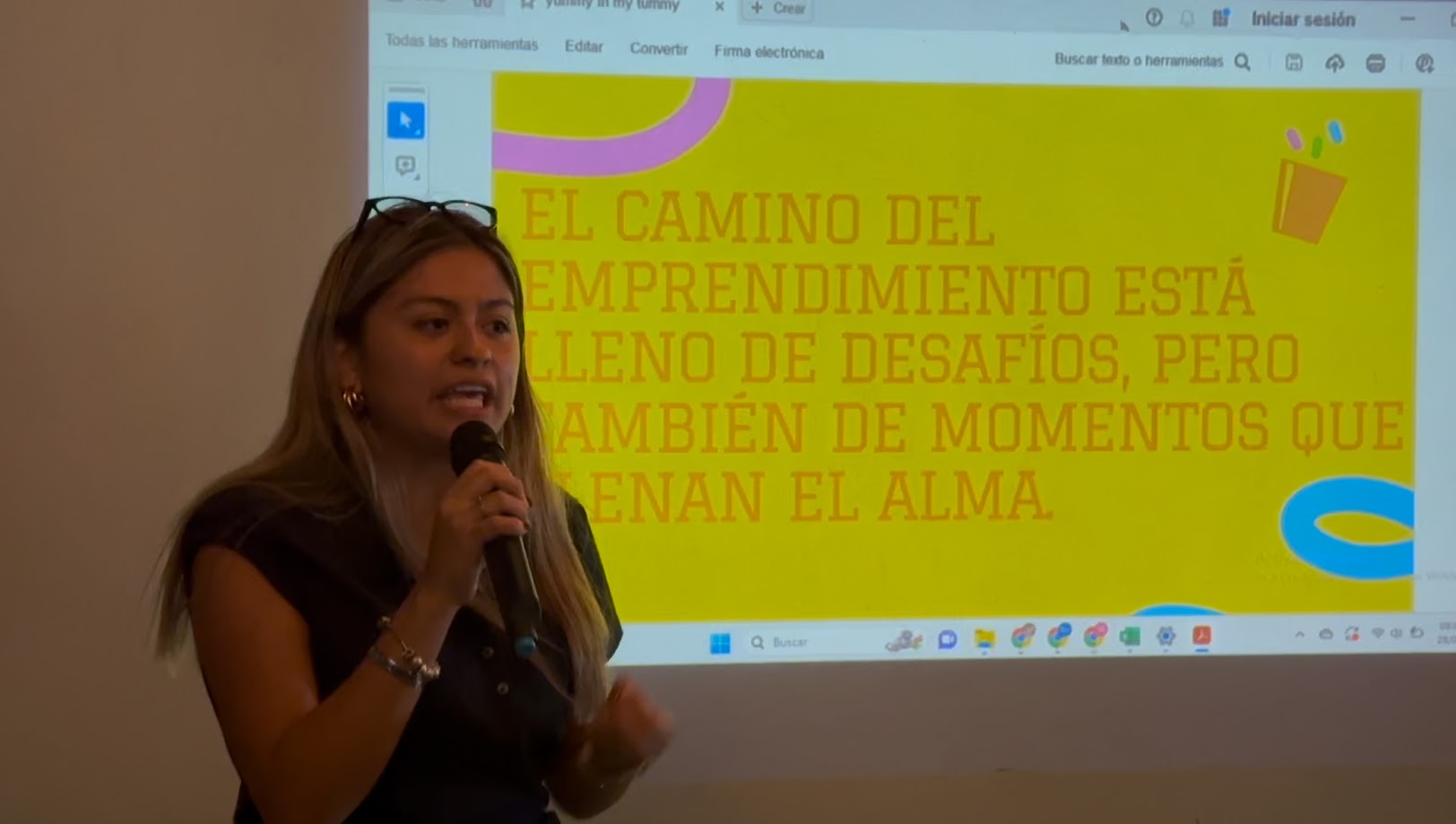 La Confederación Patronal de la República Mexicana de Monclova entregó el Premio Emprendedor 2024 a la joven Regina Ramos Zertuche.