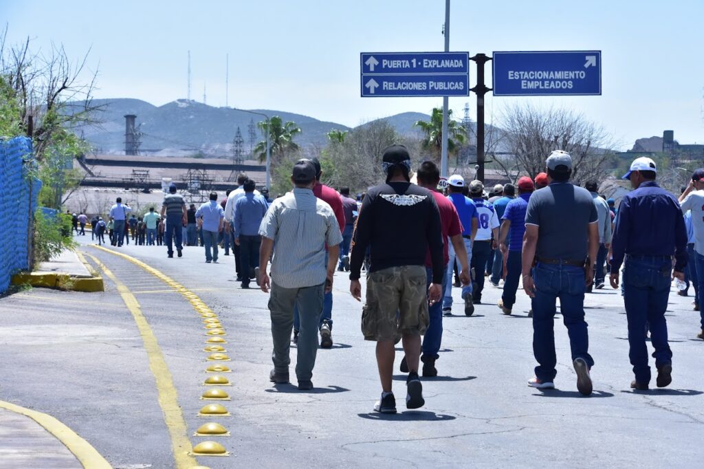 Este viernes, funcionarios federales brindarán asesoría a los trabajadores de Altos Hornos de México (AHMSA) en Monclova.