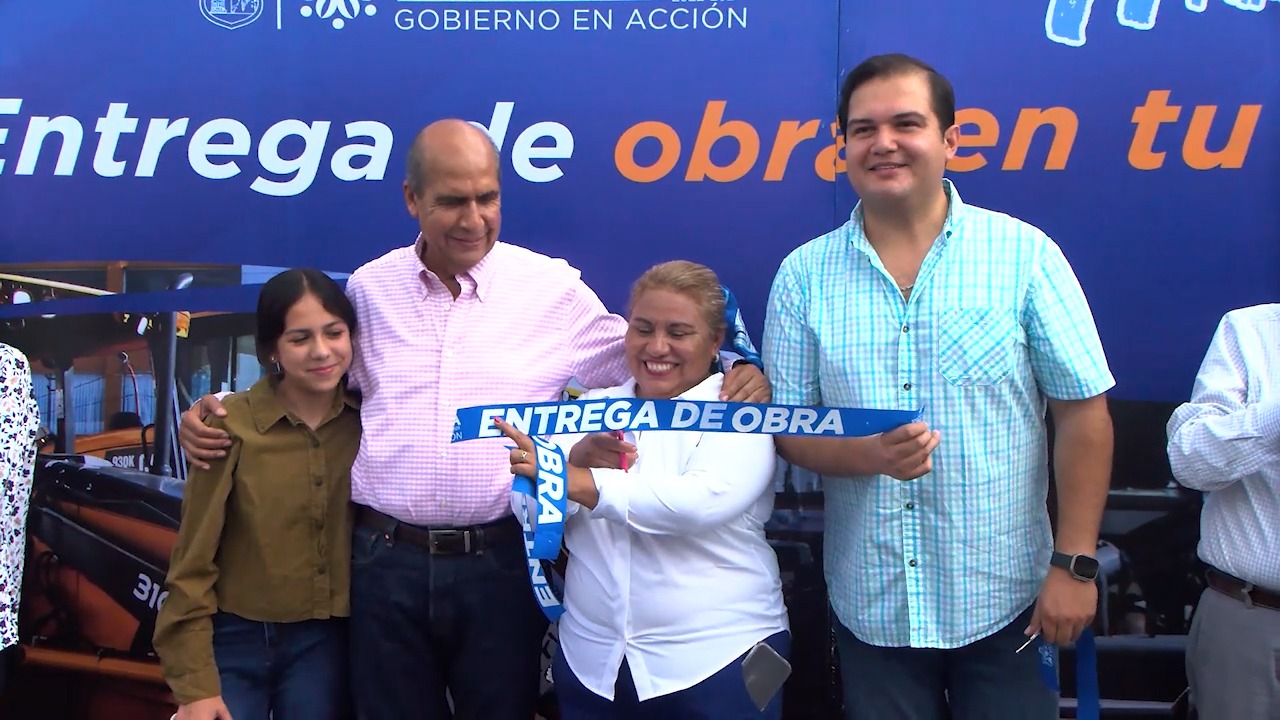 La Presidencia Municipal les entregó este jueves la calle pavimentada después de años de solicitar esta obra.