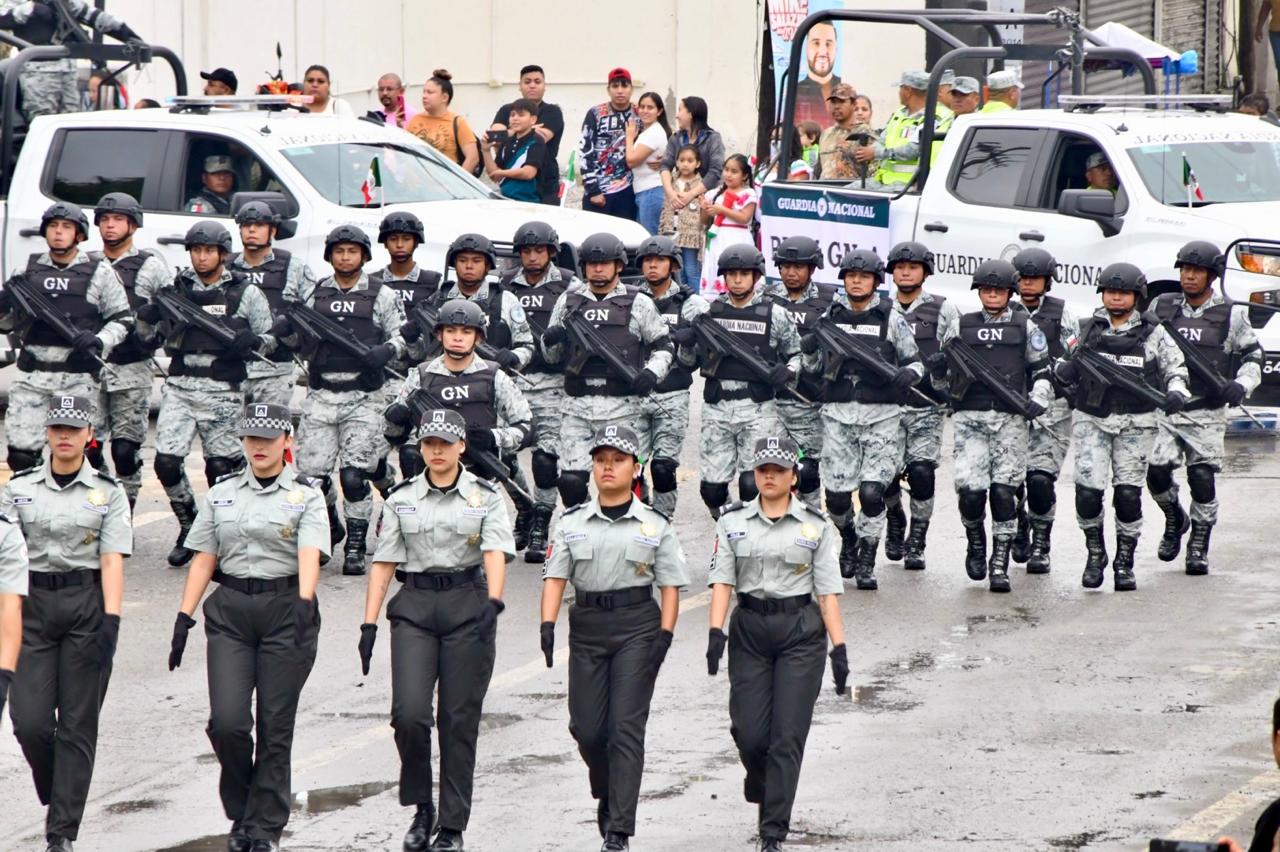 Un lucido desfile vivió en Monclova este lunes como parte de las fiestas patrias del 16 de septiembre con las fuerzas de seguridad.