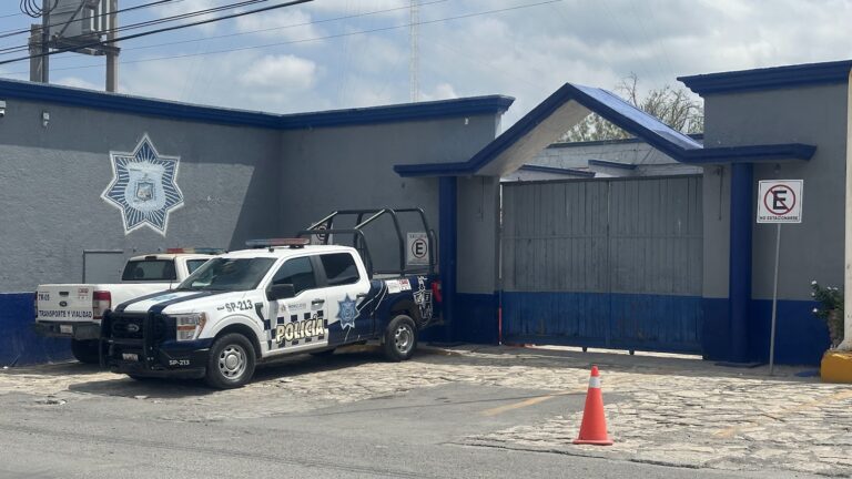 Dos agentes de la Policía Preventiva de Monclova fueron suspendidos insubordinación y hacer mal uso de sus funciones.