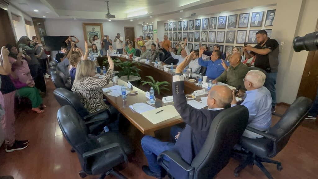 El cabildo aprobó la cuenta pública de agosto con saldo a favor y una adecuación de alrededor de 60 millones de pesos a los egresos.