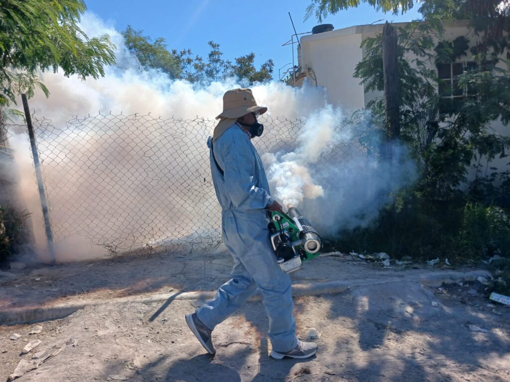 El Ayuntamiento de Monclova y la Secretaría de Salud del Estado realizan acciones conjuntas contra el mosquito transmisor del dengue.