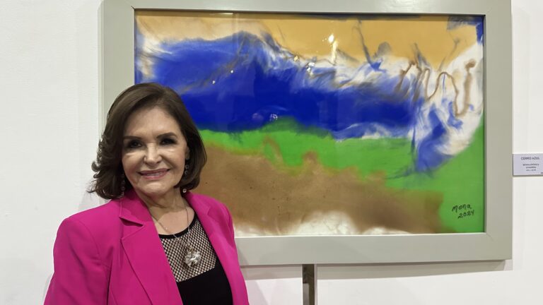 La artista plástica monclovense María Ramona Aguirre Luna, conocida como Mona.