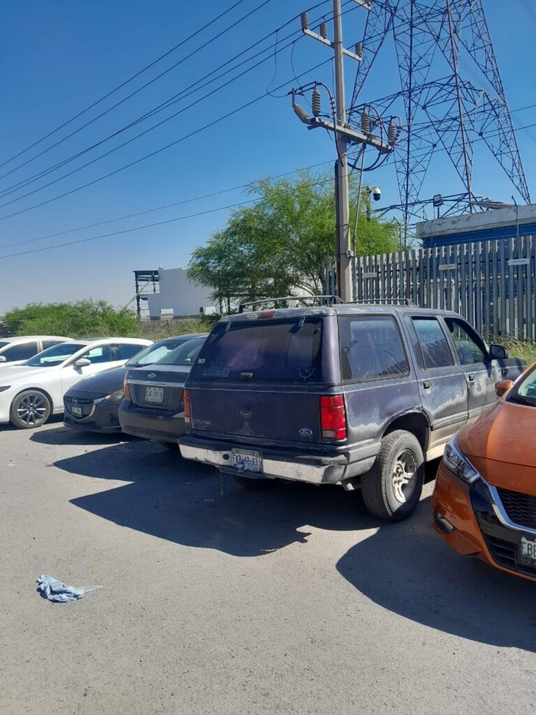 Un vecino de la colonia Miravalle reportó el robo de su camioneta, sin embargo, el ladrón la abandonó por que no tenía gasolina.