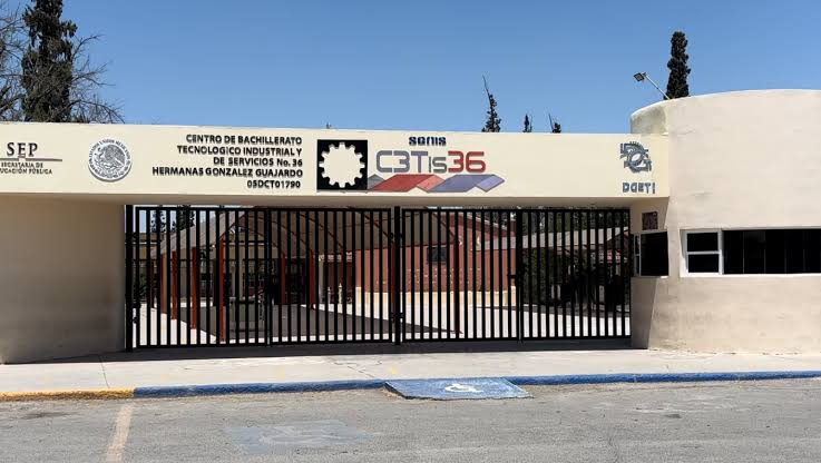 El Centro de Bachillerato Tecnológico, Industrial y de Servicios No. 36 de Monclova, conmemoró su 52 aniversario con un ciclo de conferencias.