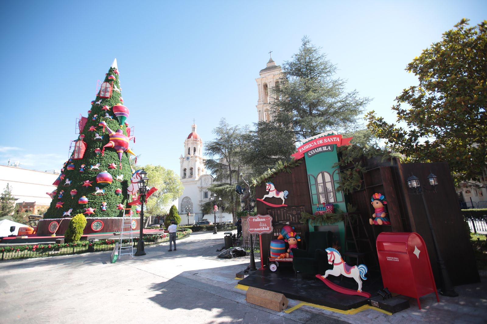 El Gobierno del Estado de Coahuila encenderán VillaMagia Coahuila 2024 la tarde noche del domingo 1 de diciembre.