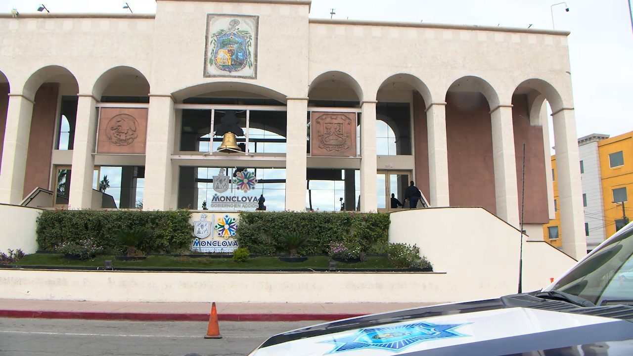 Para que el alcalde pueda rendir su informe en el Teatro, el Cabildo deberá aprobar el cambio de la sede oficial de gobierno.