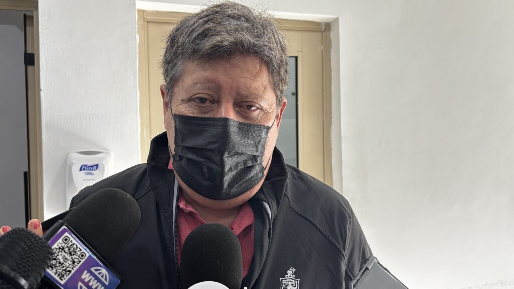 Autoridades locales al pendiente de los informes sobre una nueva cepa de virus detectada en China que ha generado preocupación, informó el regidor Max Elguezabal.
