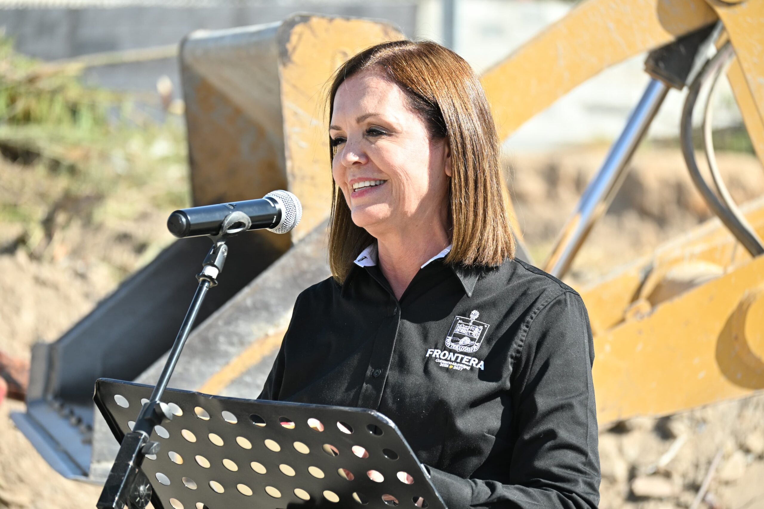 La presidenta municipal Sara Irma Pérez Cantú dio inicio a la limpieza del Arroyo Frontera, una acción clave dentro de la Agenda Verde.