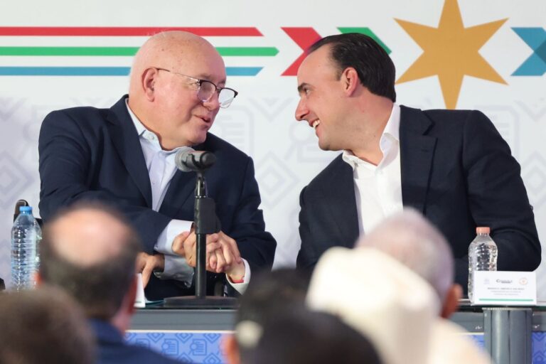 Con la presencia del titular de la Auditoría Superior de la Federación, el Gobernador del Estado pone en marcha la jornada de capacitación en la materia.