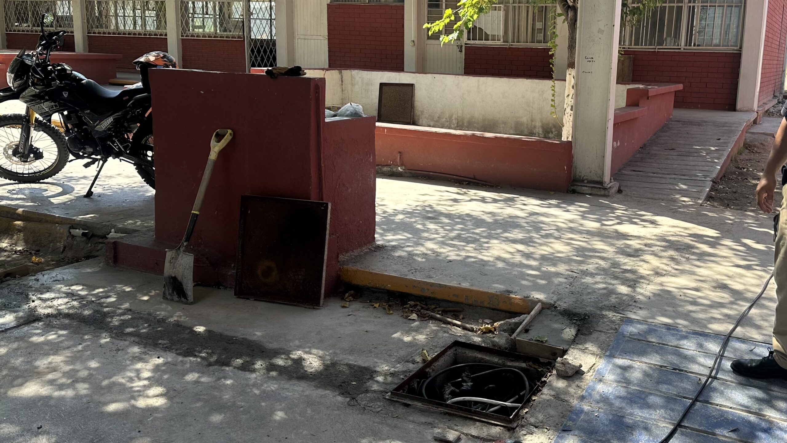 Cinco escuelas públicas en la Región Centro de Coahuila fueron objeto de robos en las últimas semanas, confirmó Abraham Segundo González, director regional de Servicios Educativos.